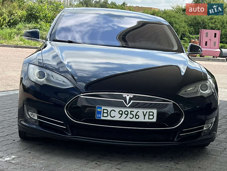 Лифтбек Tesla Model S 2014 в Дрогобыче