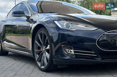 Лифтбек Tesla Model S 2014 в 