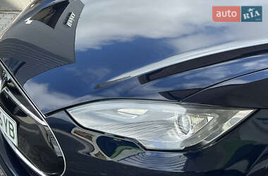 Лифтбек Tesla Model S 2014 в 