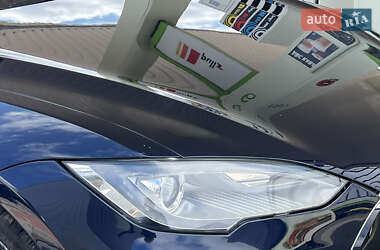 Лифтбек Tesla Model S 2014 в 