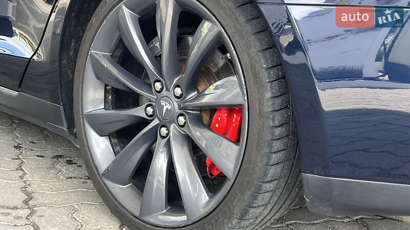 Лифтбек Tesla Model S 2014 в Дрогобыче