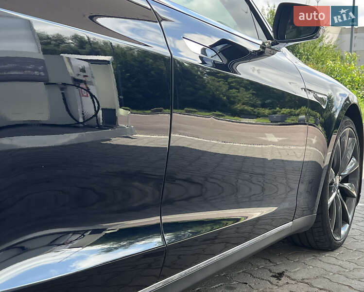 Лифтбек Tesla Model S 2014 в Дрогобыче