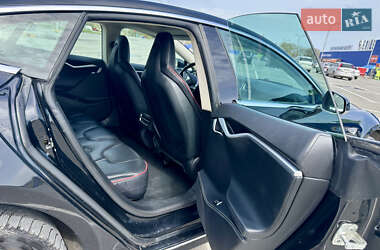 Лифтбек Tesla Model S 2014 в 