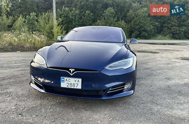 Лифтбек Tesla Model S 2016 в 