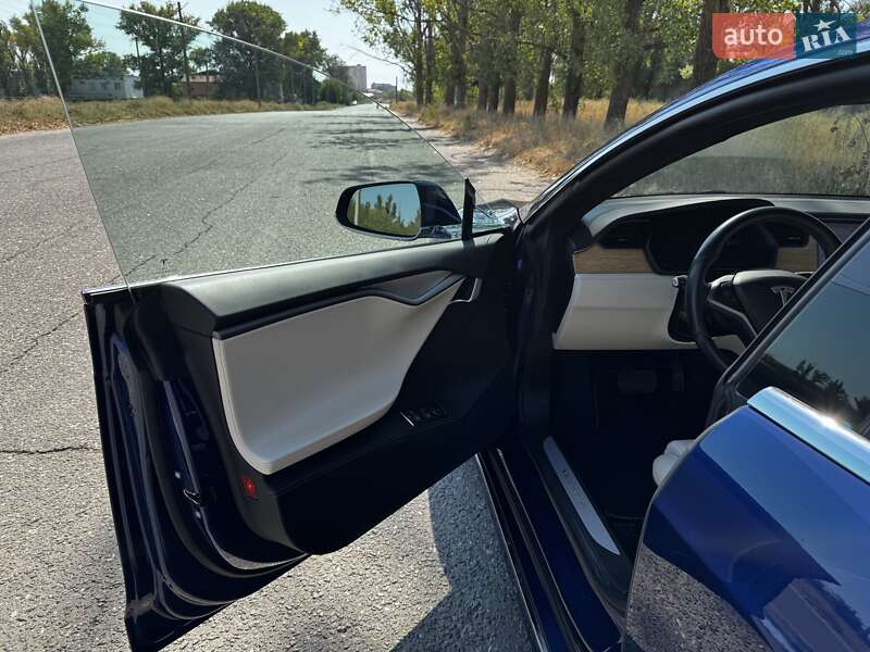 Лифтбек Tesla Model S 2020 в Белгороде-Днестровском