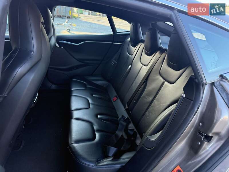 Лифтбек Tesla Model S 2015 в Житомире