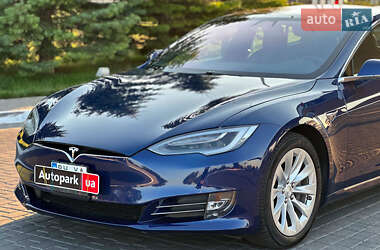 Лифтбек Tesla Model S 2019 в 