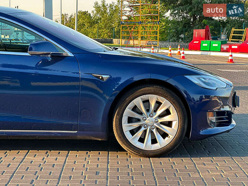 Лифтбек Tesla Model S 2019 в Одессе