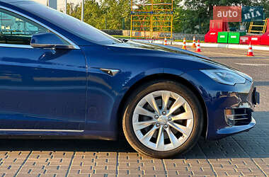 Лифтбек Tesla Model S 2019 в 