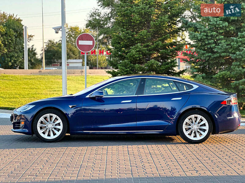 Лифтбек Tesla Model S 2019 в Одессе
