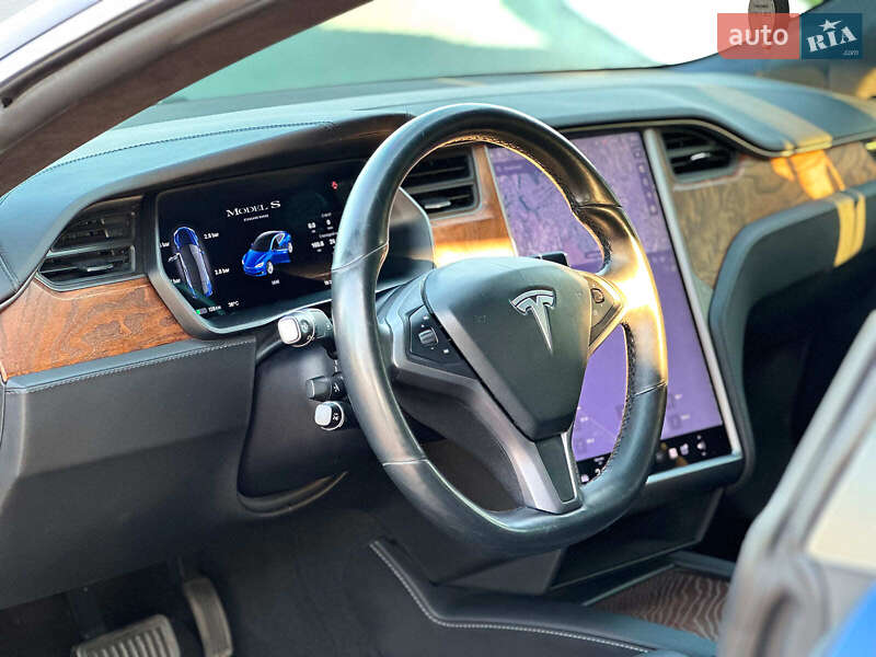 Лифтбек Tesla Model S 2019 в Одессе