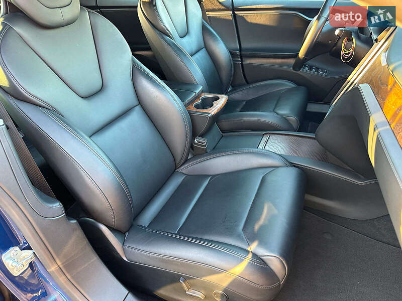 Лифтбек Tesla Model S 2019 в Одессе