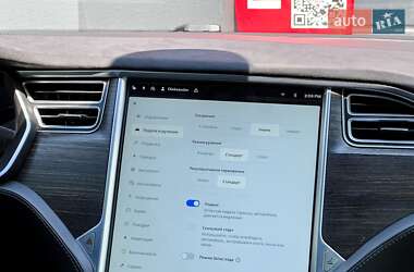 Лифтбек Tesla Model S 2015 в 
