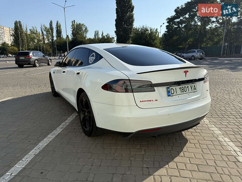 Ліфтбек Tesla Model S 2015 в Одесі
