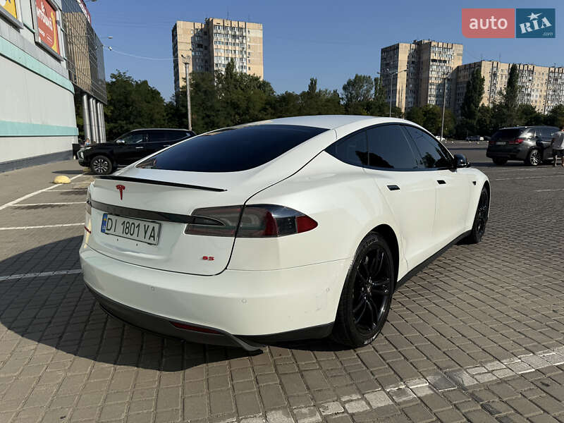 Ліфтбек Tesla Model S 2015 в Одесі
