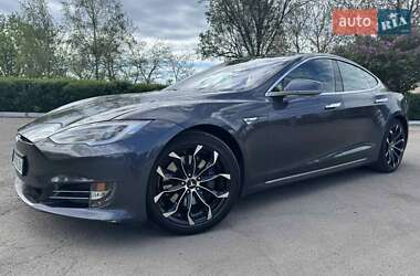 Лифтбек Tesla Model S 2016 в Каменском
