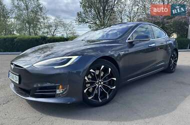 Лифтбек Tesla Model S 2016 в Каменском