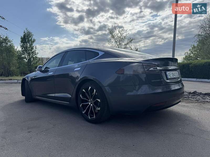 Ліфтбек Tesla Model S 2016 в Кам'янському фото 16 Ліфтбек Tesla Model S 2016 в Кам'янському