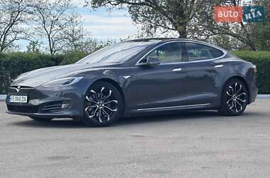Лифтбек Tesla Model S 2016 в Каменском