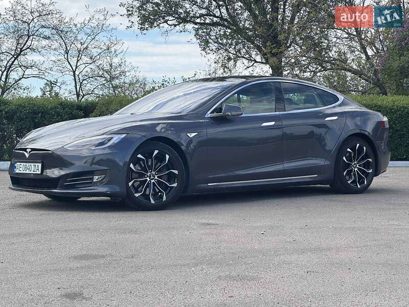 Ліфтбек Tesla Model S 2016 в Кам'янському фото 17 Ліфтбек Tesla Model S 2016 в Кам'янському