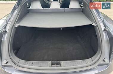 Лифтбек Tesla Model S 2016 в Каменском