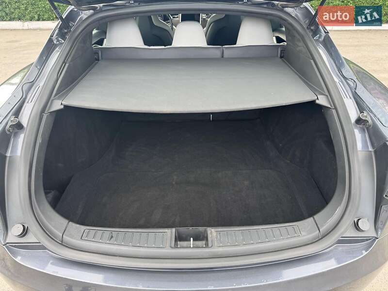 Ліфтбек Tesla Model S 2016 в Кам'янському фото 26 Ліфтбек Tesla Model S 2016 в Кам'янському