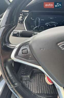 Лифтбек Tesla Model S 2016 в Каменском