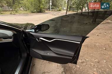 Лифтбек Tesla Model S 2016 в 