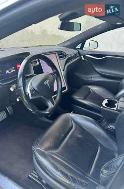 Лифтбек Tesla Model S 2014 в 