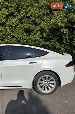 Лифтбек Tesla Model S 2018 в 
