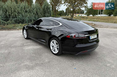 Лифтбек Tesla Model S 2013 в 