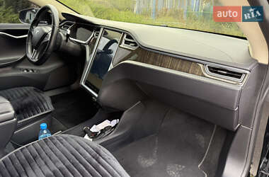 Лифтбек Tesla Model S 2013 в 