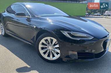 Ліфтбек Tesla Model S 2016 в Києві