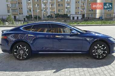 Лифтбек Tesla Model S 2016 в 