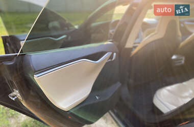 Лифтбек Tesla Model S 2013 в 