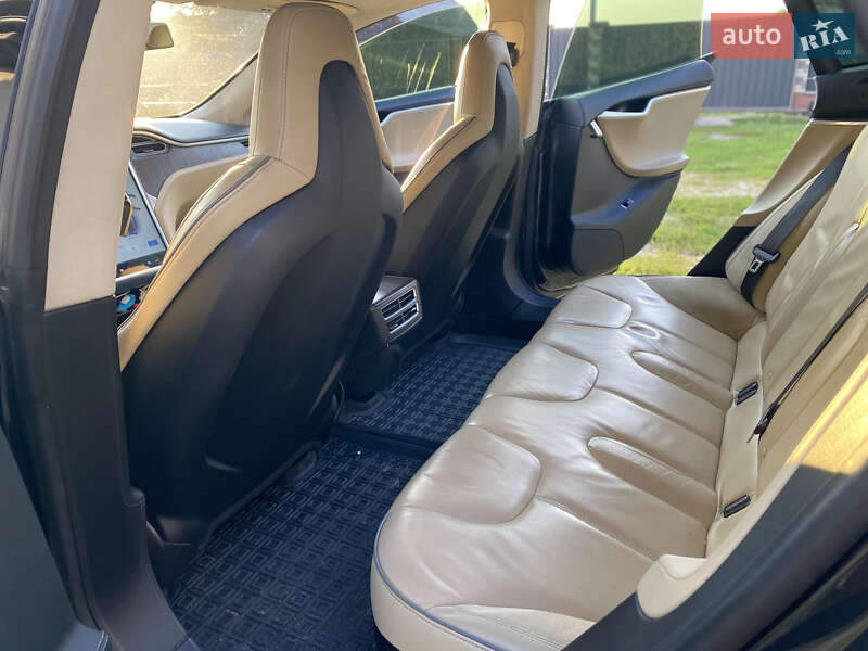 Лифтбек Tesla Model S 2013 в Киеве фото 14 Лифтбек Tesla Model S 2013 в Киеве
