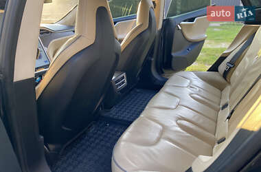 Лифтбек Tesla Model S 2013 в 