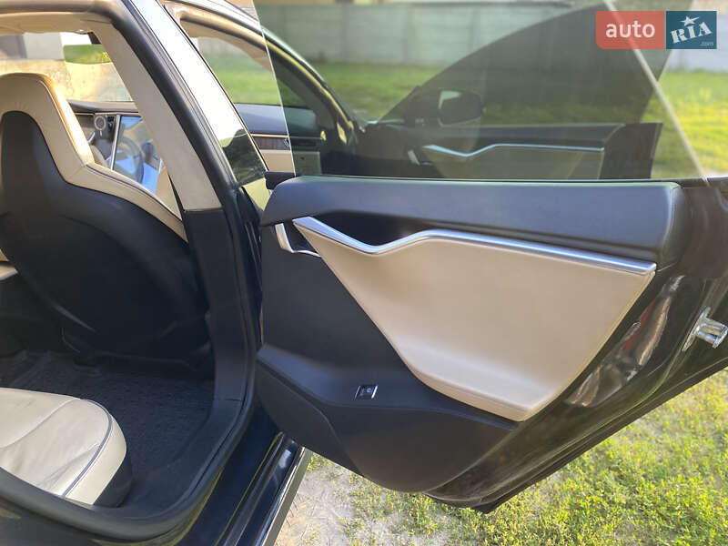 Лифтбек Tesla Model S 2013 в Киеве фото 15 Лифтбек Tesla Model S 2013 в Киеве
