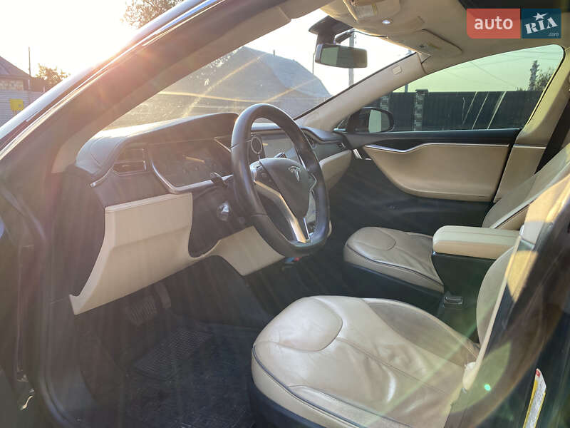 Лифтбек Tesla Model S 2013 в Киеве фото 19 Лифтбек Tesla Model S 2013 в Киеве