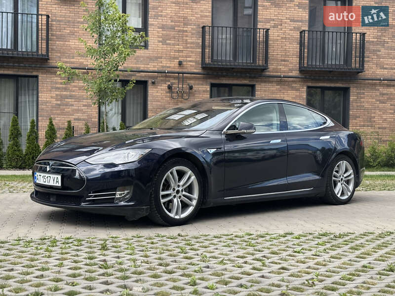 Лифтбек Tesla Model S 2014 в Ивано-Франковске