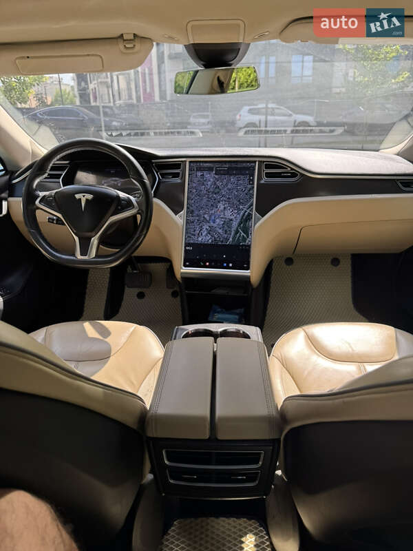 Лифтбек Tesla Model S 2014 в Ивано-Франковске