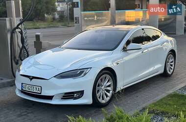 Ліфтбек Tesla Model S 2016 в 