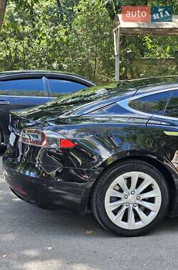 Лифтбек Tesla Model S 2017 в 