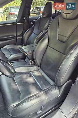 Лифтбек Tesla Model S 2017 в 