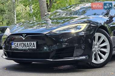Лифтбек Tesla Model S 2017 в 