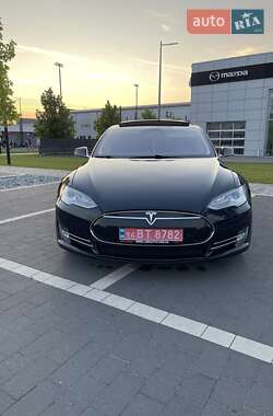 Лифтбек Tesla Model S 2013 в 