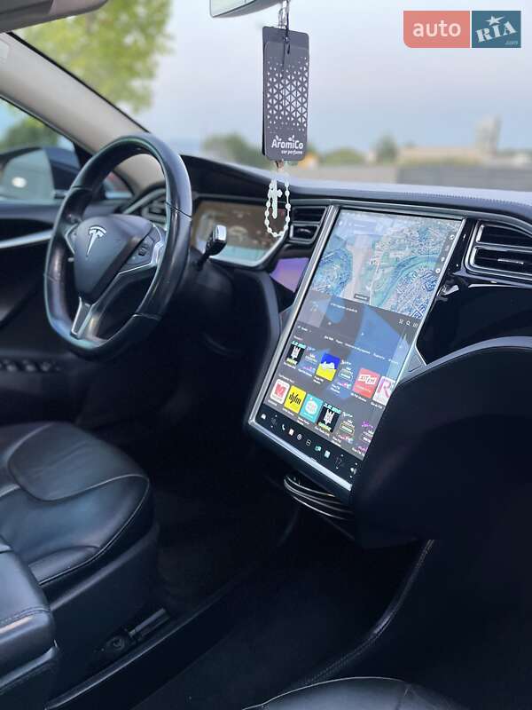 Лифтбек Tesla Model S 2013 в Мукачево