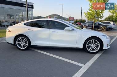 Лифтбек Tesla Model S 2015 в 