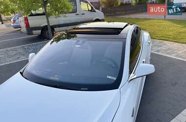 Лифтбек Tesla Model S 2015 в 