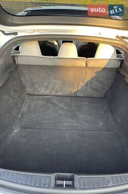 Лифтбек Tesla Model S 2015 в 
